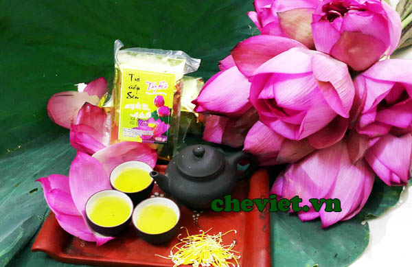 Sản phẩm chè ướp hoa sen Hồ Tây của chè sen Minh Cường được người yêu trà sen đánh giá cao về chất lượng, hương sen quyện giữa vị trà đậm đà.